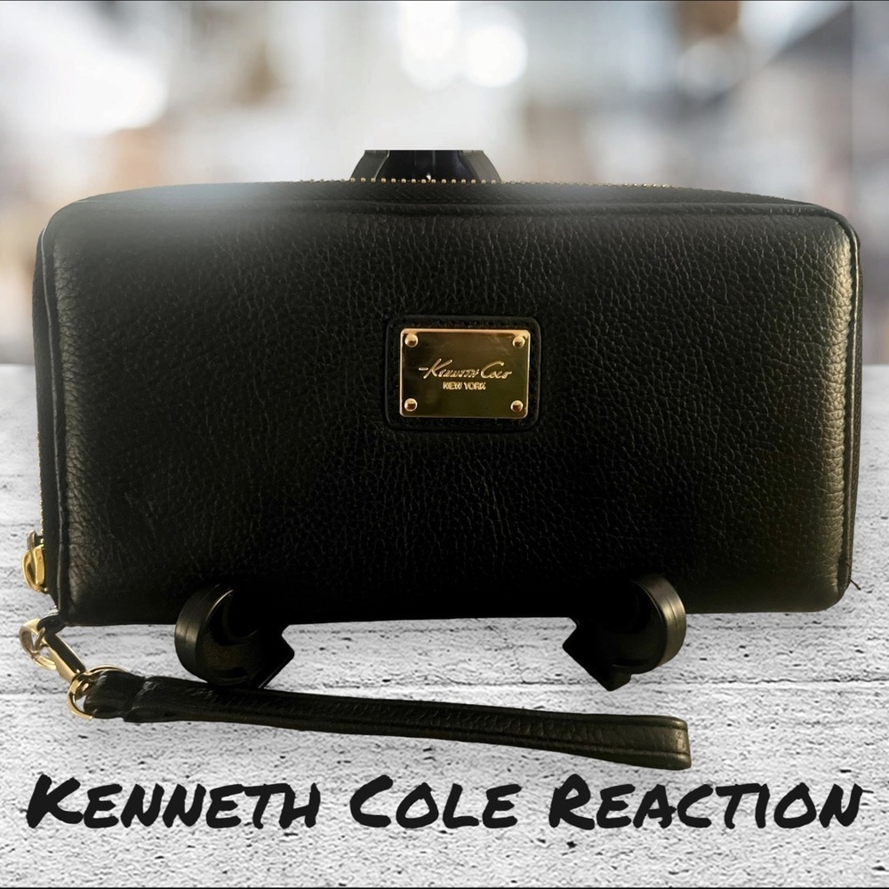 Kenneth Cole Reaction Zip Around Wallet.